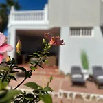 아파트 Eden's Retreat 아로나