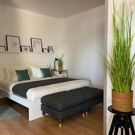 Eden's Retreat Apartment
