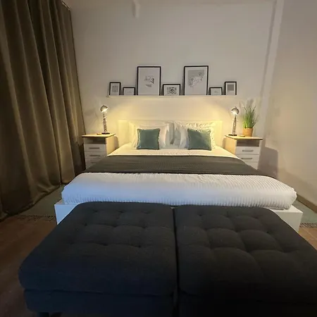 Eden's Retreat Apartment *